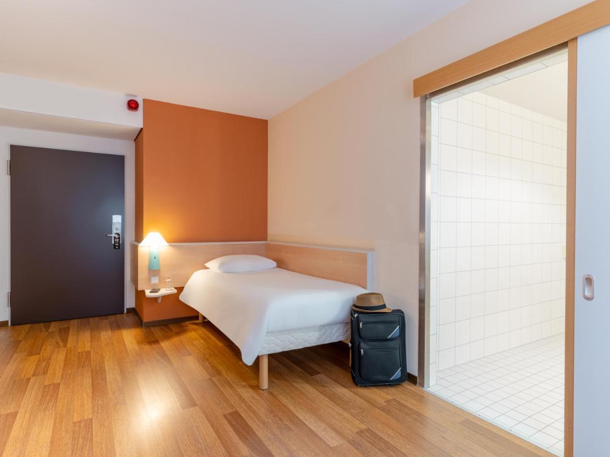 Standard Twin Room Accessible